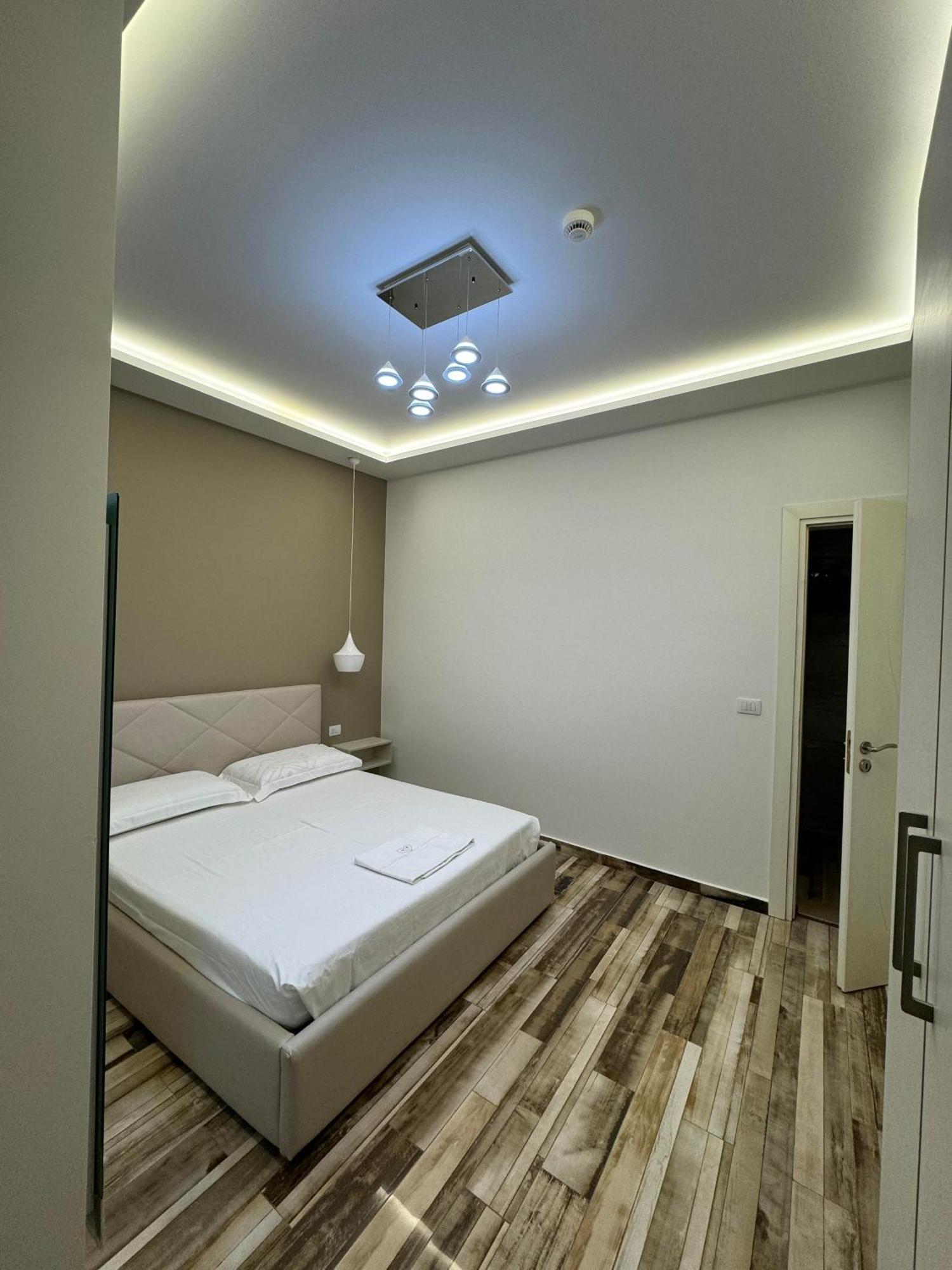 Guest Room Angolo Toscano Vlorë 外观 照片