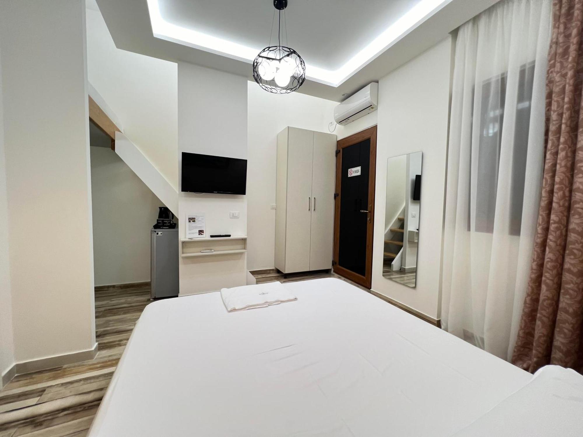 Guest Room Angolo Toscano Vlorë 外观 照片